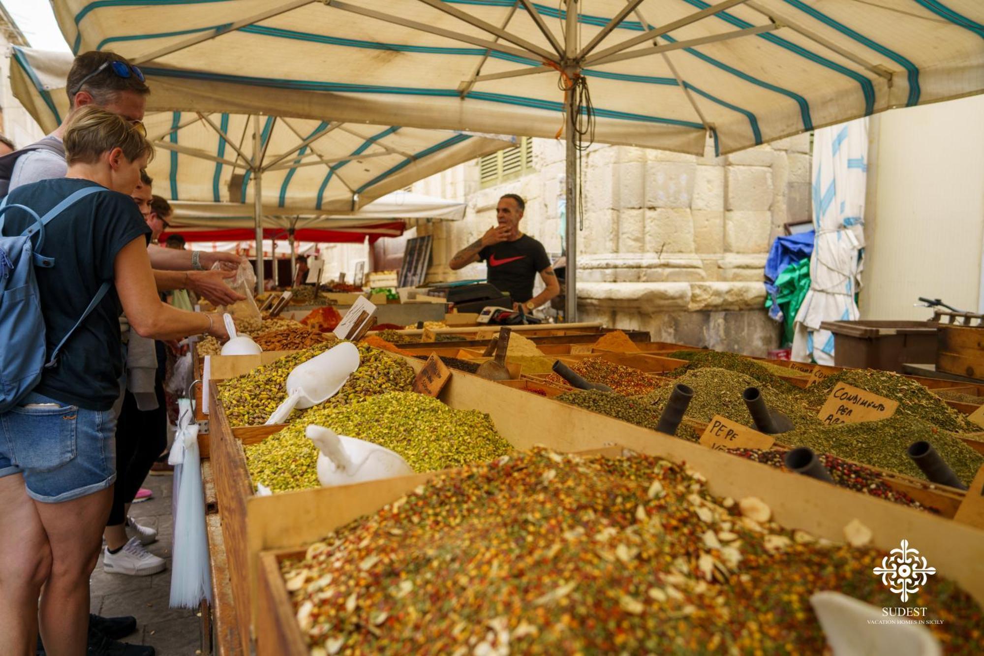 La Terrazza Sull'Antico Mercato Di Ortigia Сиракузы Экстерьер фото